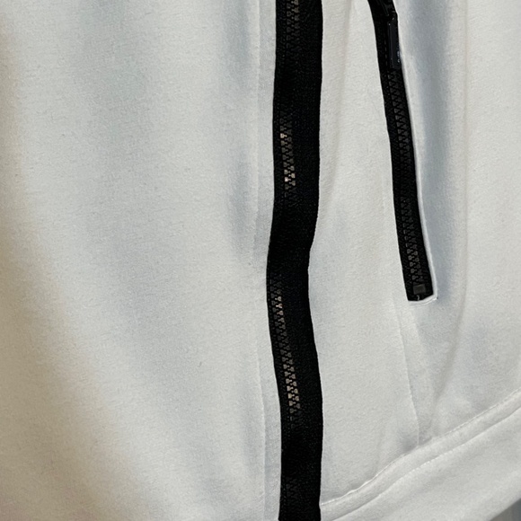 Lane Bryant Womens Jacket Size 16 White Cropped Black Zipper Round Neck Pockets - Picture 6 of 10